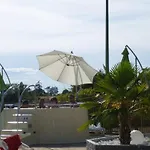 4 Pers Avec Terrasse Et Cuisine Equipee - Api-1-52-402 Camping