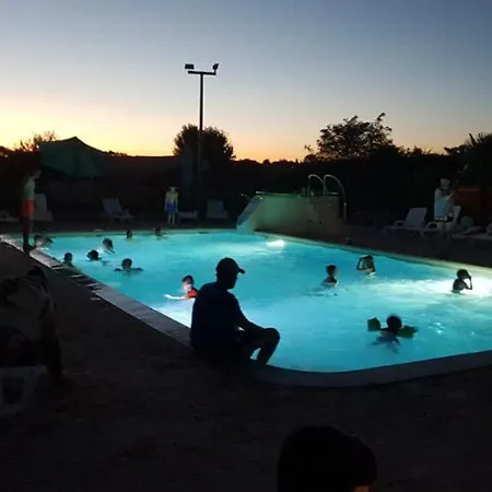 4 Pers Avec Terrasse Et Cuisine Equipee - Api-1-52-402 *