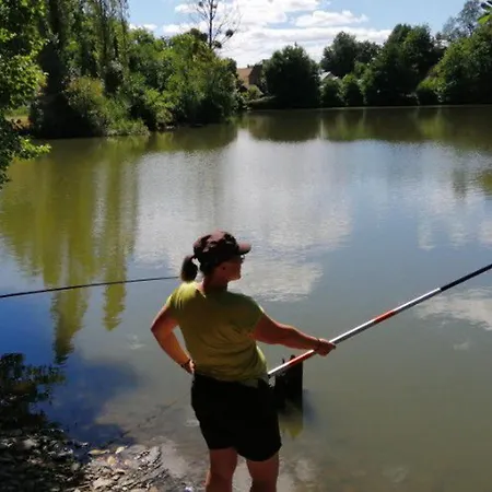 4 Pers Avec Terrasse Et Cuisine Equipee - Api-1-52-402 Naucelle