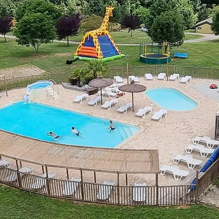 4 Pers Avec Terrasse Et Cuisine équipée - Api-1-52-402 * Naucelle
