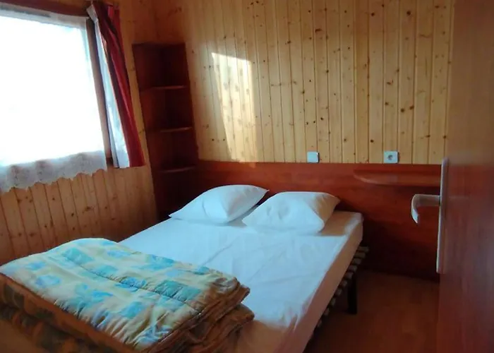 4 Pers Avec Terrasse Et Cuisine Equipee - Api-1-52-402 *