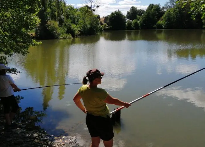 4 Pers Avec Terrasse Et Cuisine Equipee - Api-1-52-402 Naucelle